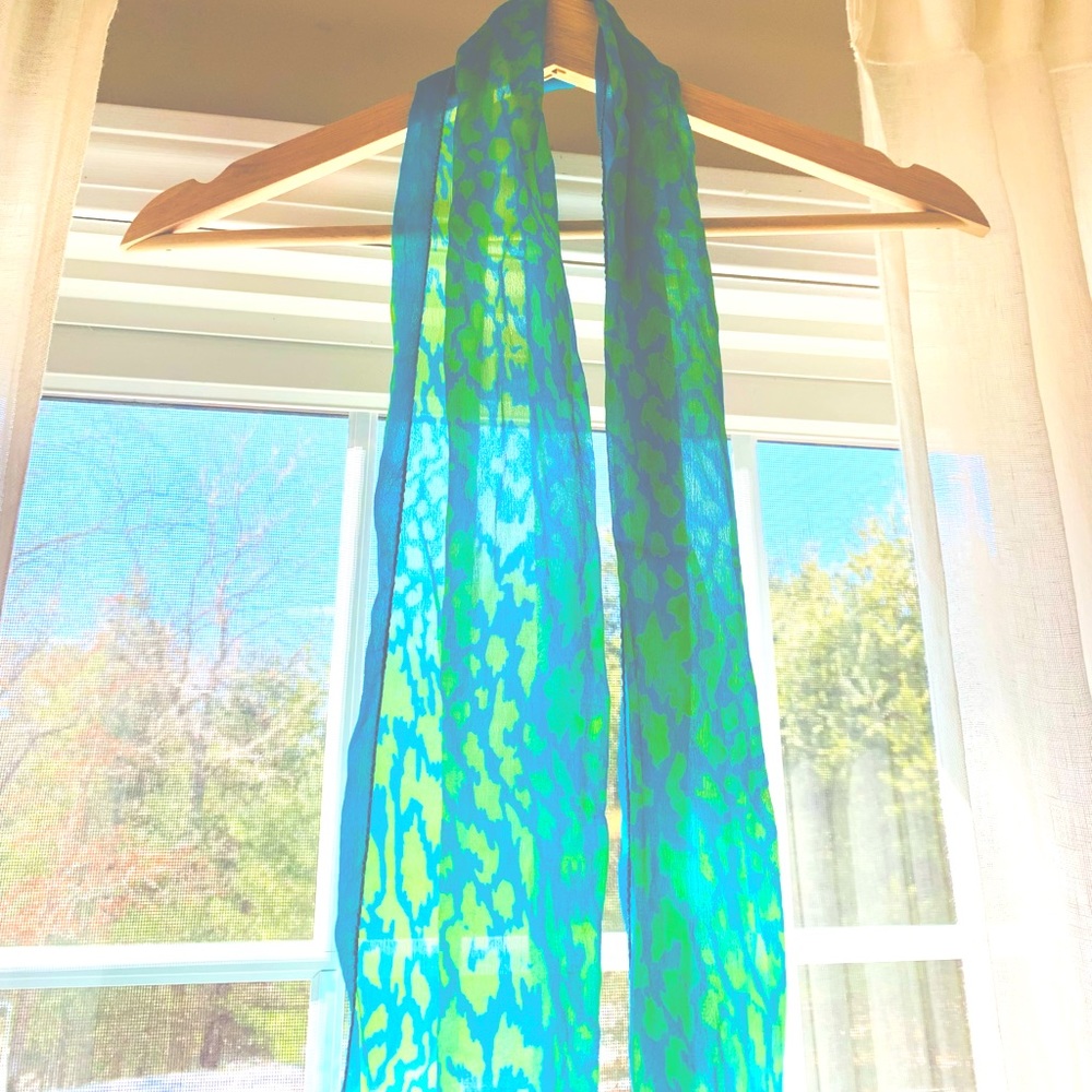 Silx by August Silk 100% Indian Silk blue green pattern scarf - Picture 2 of 5